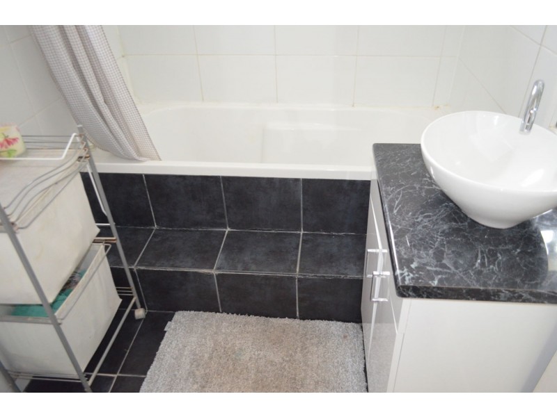 8 Chester Street, Moree NSW 2400