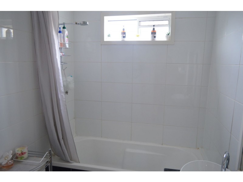 8 Chester Street, Moree NSW 2400