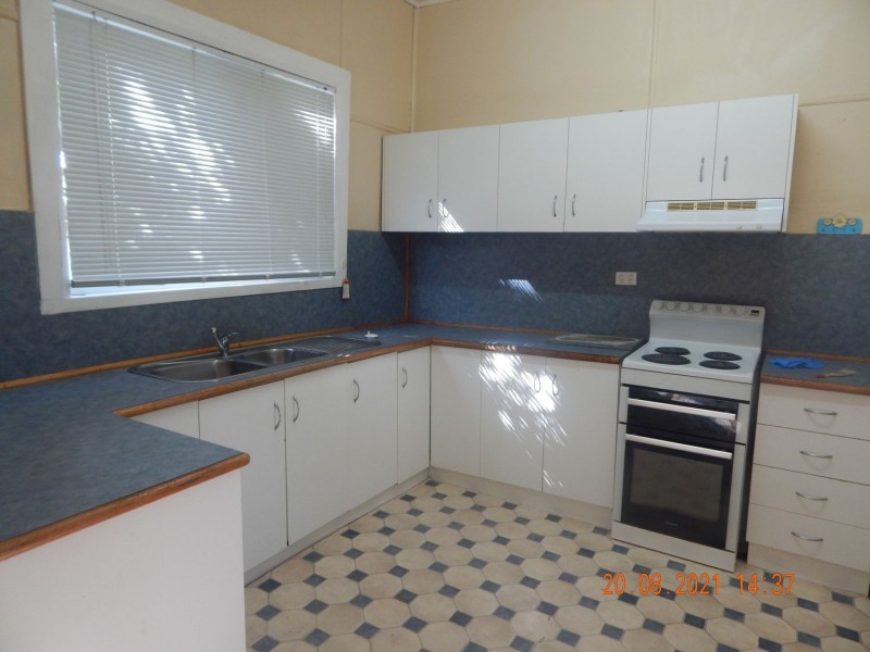 8 Chester Street, Moree NSW 2400