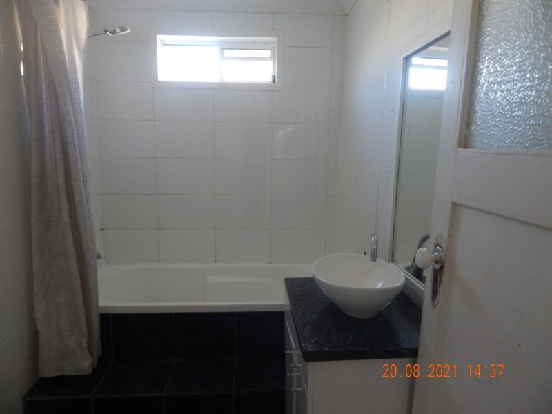 8 Chester Street, Moree NSW 2400