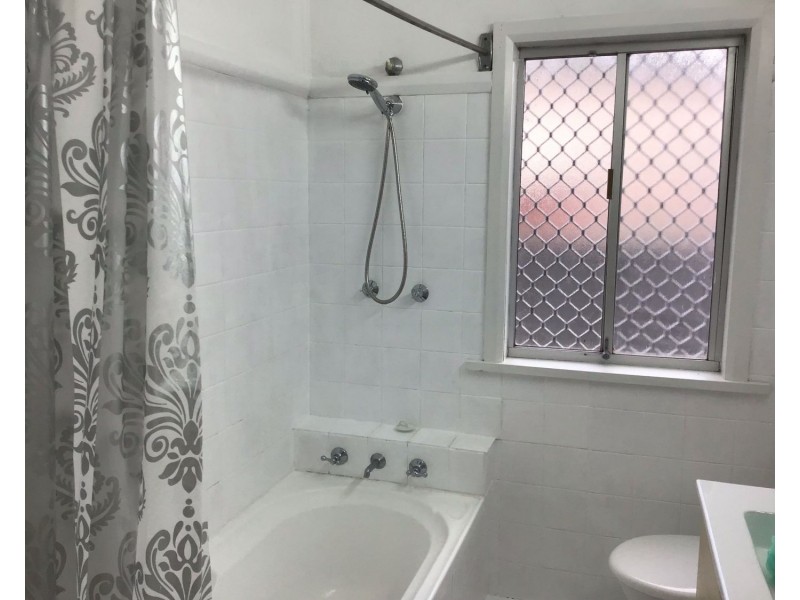 35 Dover Street, Moree NSW 2400