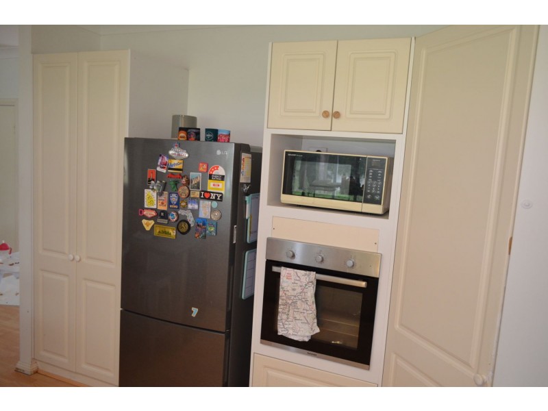 11 Loren Avenue, Moree NSW 2400