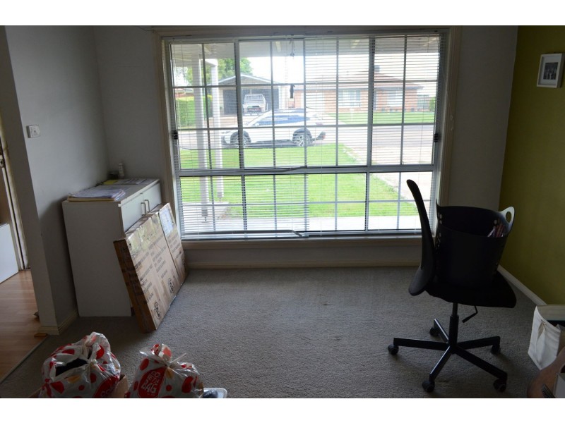 11 Loren Avenue, Moree NSW 2400