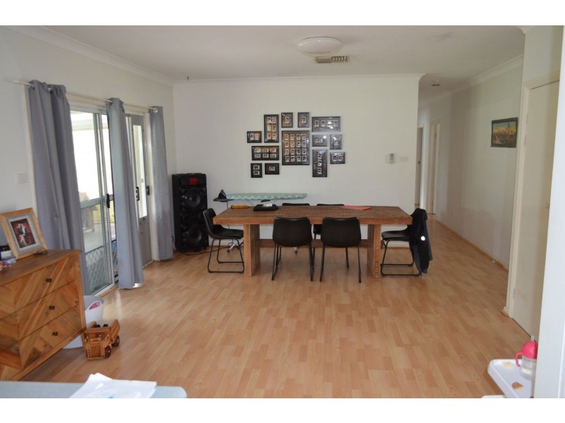 11 Loren Avenue, Moree NSW 2400