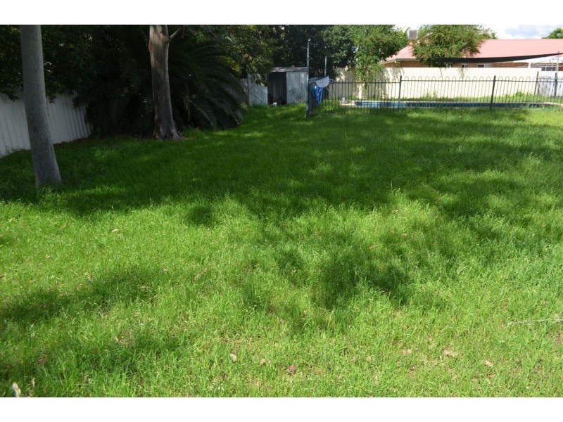 11 Loren Avenue, Moree NSW 2400