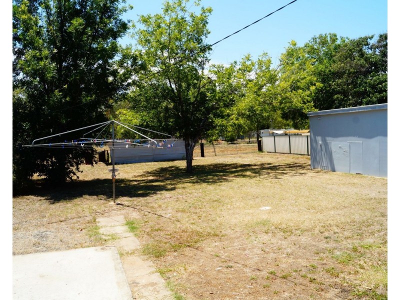 12 Oak Street, Moree NSW 2400