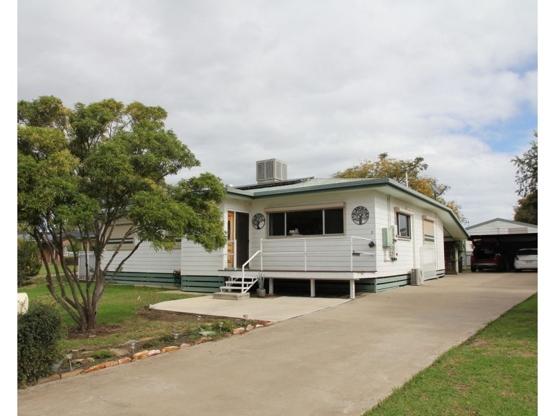 8 Willow Place, Moree NSW 2400