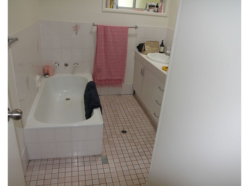 8 Willow Place, Moree NSW 2400