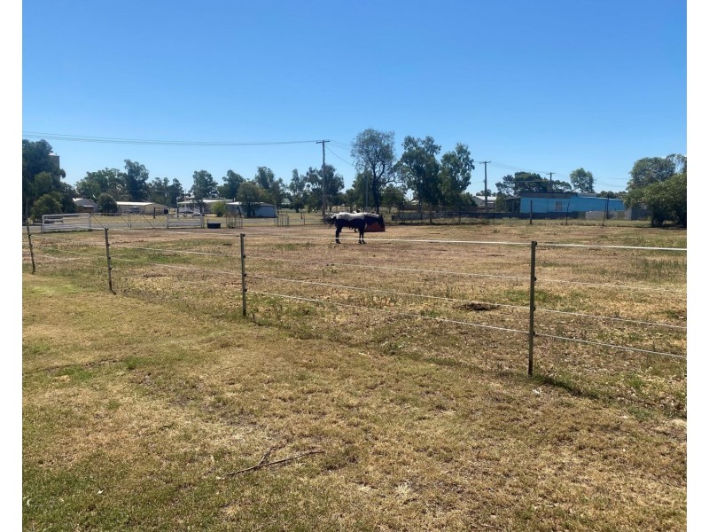 16 Yarren st, Bellata NSW 2397