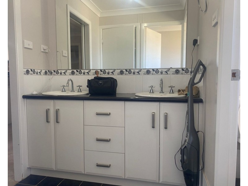 16 Yarren st, Bellata NSW 2397