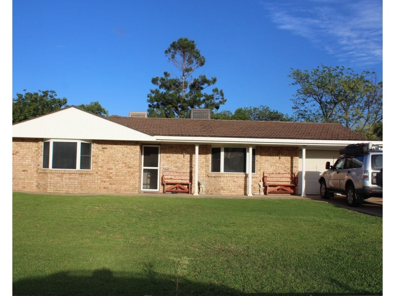 9 Cummins Ave, Moree NSW 2400