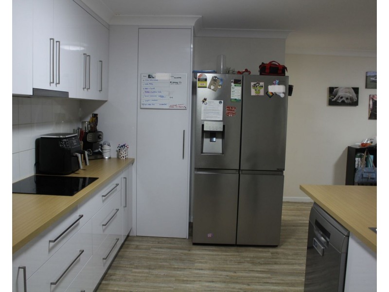 9 Cummins Ave, Moree NSW 2400