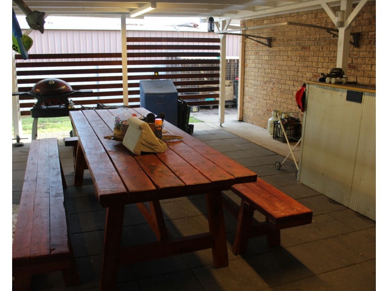 9 Cummins Ave, Moree NSW 2400