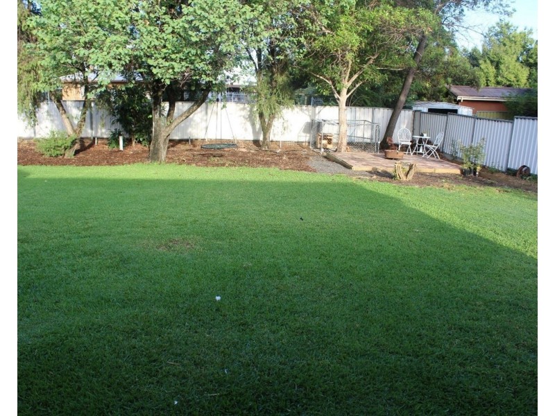 9 Cummins Ave, Moree NSW 2400