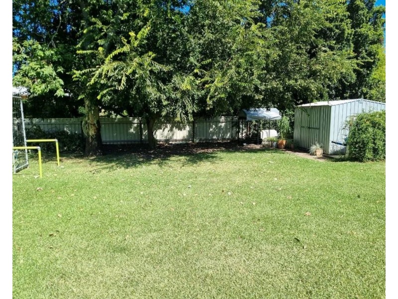 4 Myall Place, Moree NSW 2400