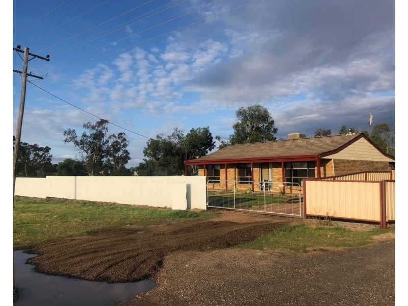 62 Railway Parade, Bellata NSW 2397