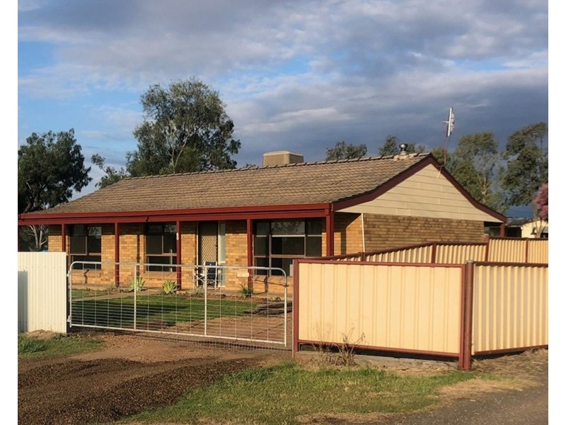 62 Railway Parade, Bellata NSW 2397