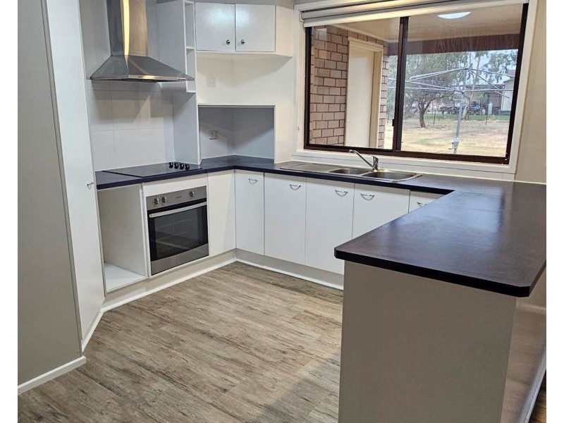 62 Railway Parade, Bellata NSW 2397