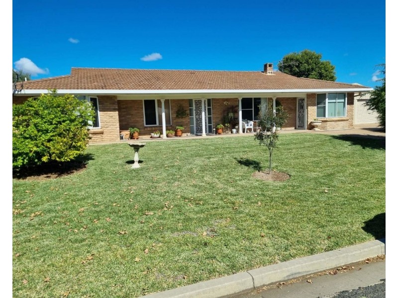 52 Tirzah St, Moree NSW 2400