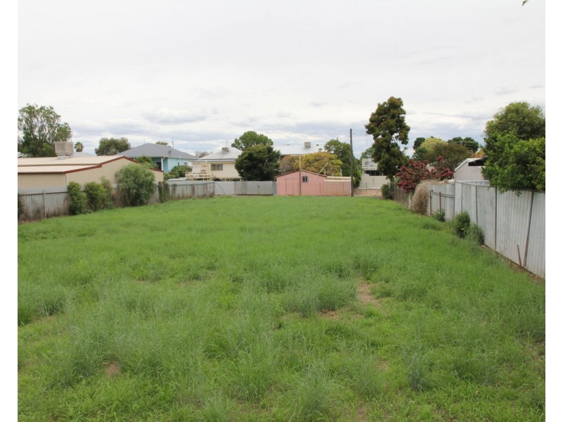 10 Iris Street, Moree NSW 2400