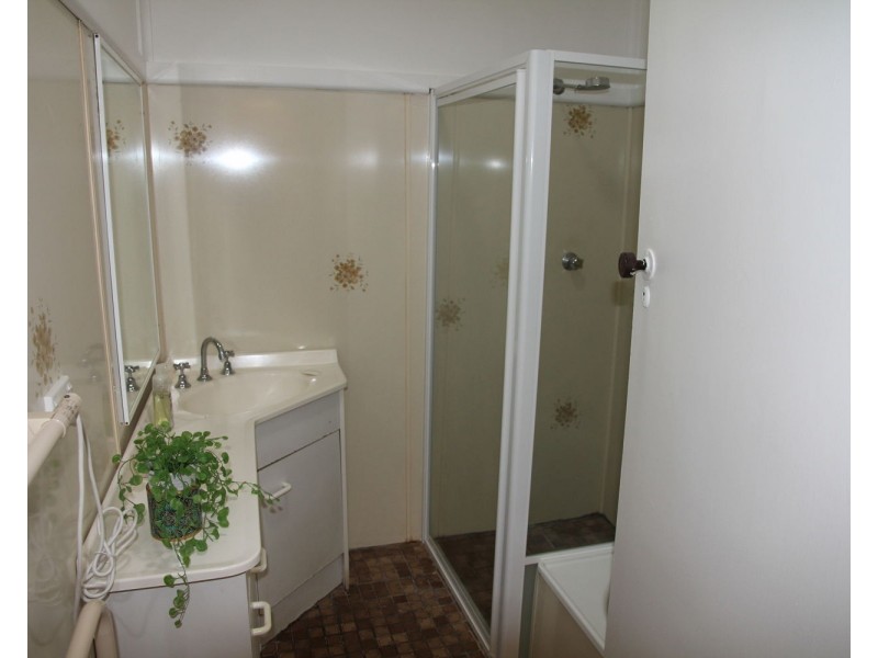 43 Dover st, Moree NSW 2400