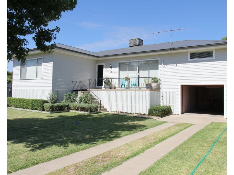 15 belgravia St, Moree NSW 2400