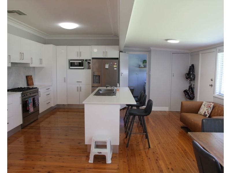 15 belgravia St, Moree NSW 2400