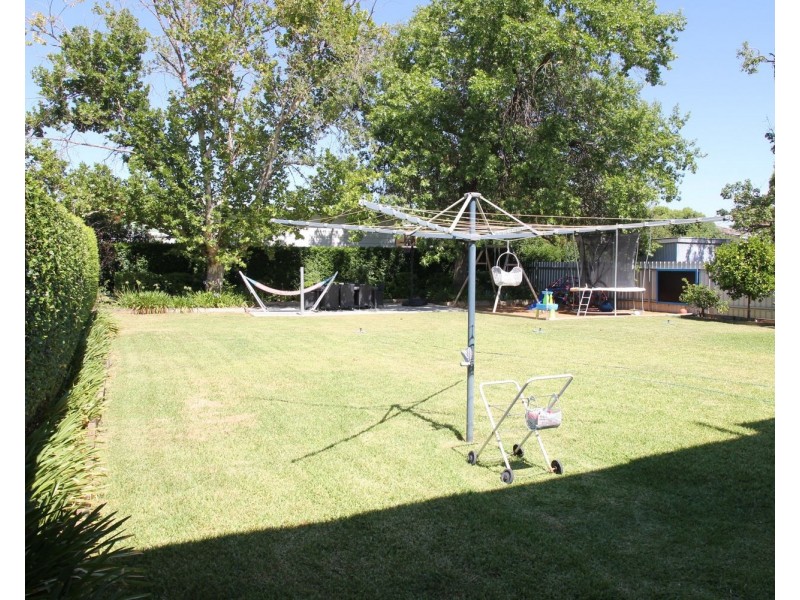 15 belgravia St, Moree NSW 2400