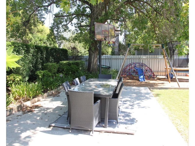 15 belgravia St, Moree NSW 2400