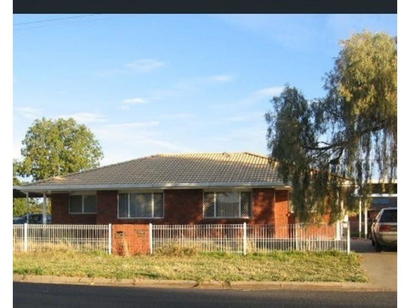 1/90 Jones Avenue, Moree NSW 2400