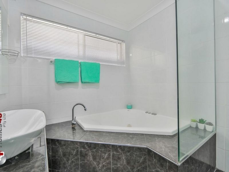 5 Valerie Street, Clontarf QLD 4019