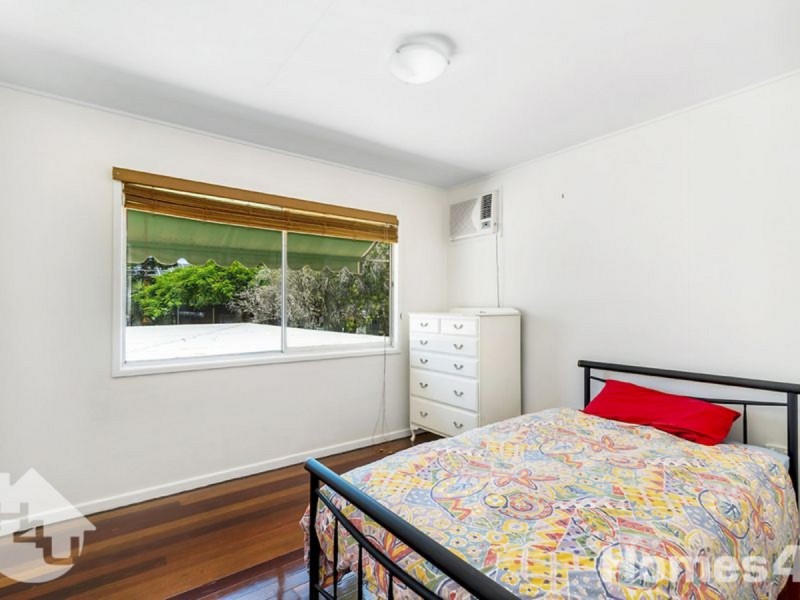 35 Valerie Street, Clontarf QLD 4019