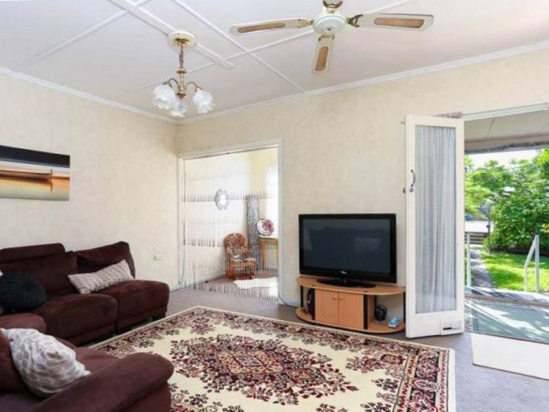 143 Oxley Avenue, Woody Point QLD 4019
