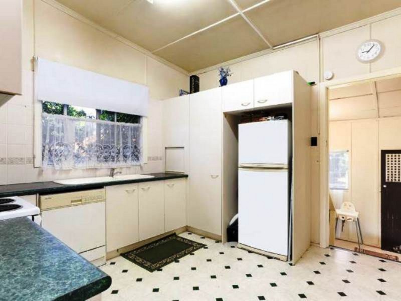 143 Oxley Avenue, Woody Point QLD 4019