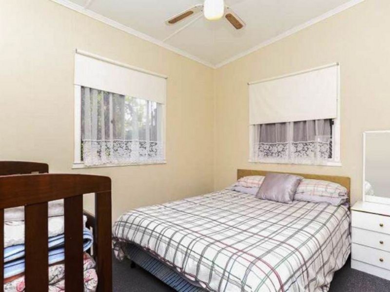 143 Oxley Avenue, Woody Point QLD 4019