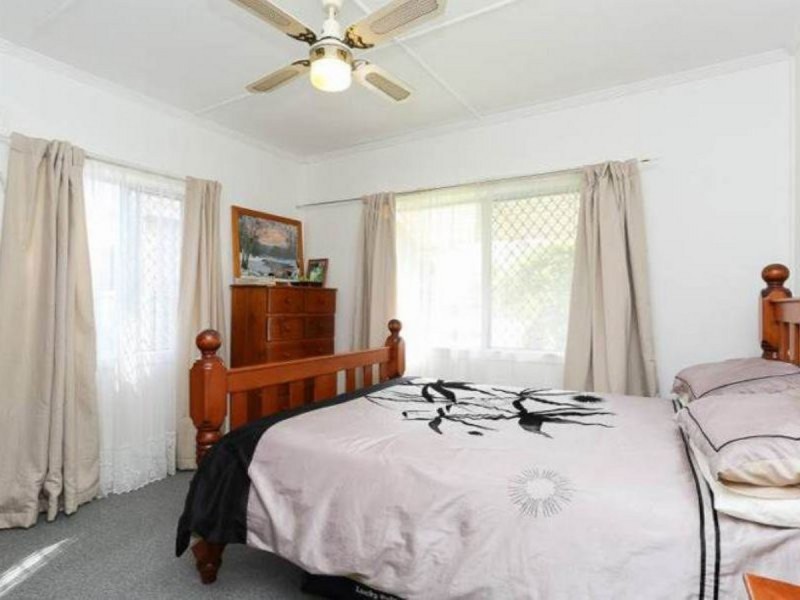 143 Oxley Avenue, Woody Point QLD 4019