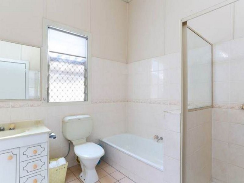 143 Oxley Avenue, Woody Point QLD 4019