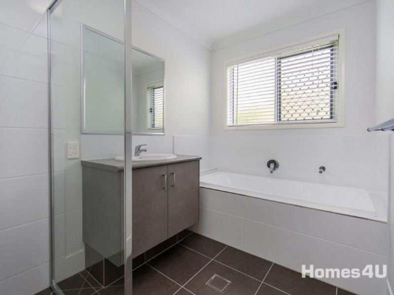 3A Samuel Street, Woody Point QLD 4019
