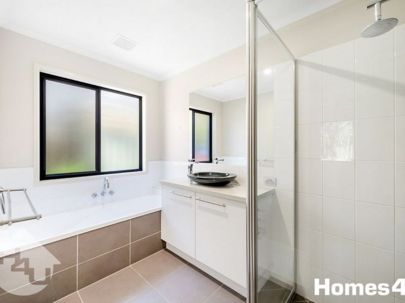 5 First Street, North Lakes QLD 4509