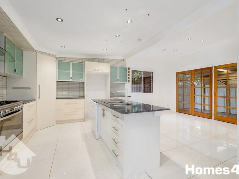 2 Ewan Street, Margate QLD 4019