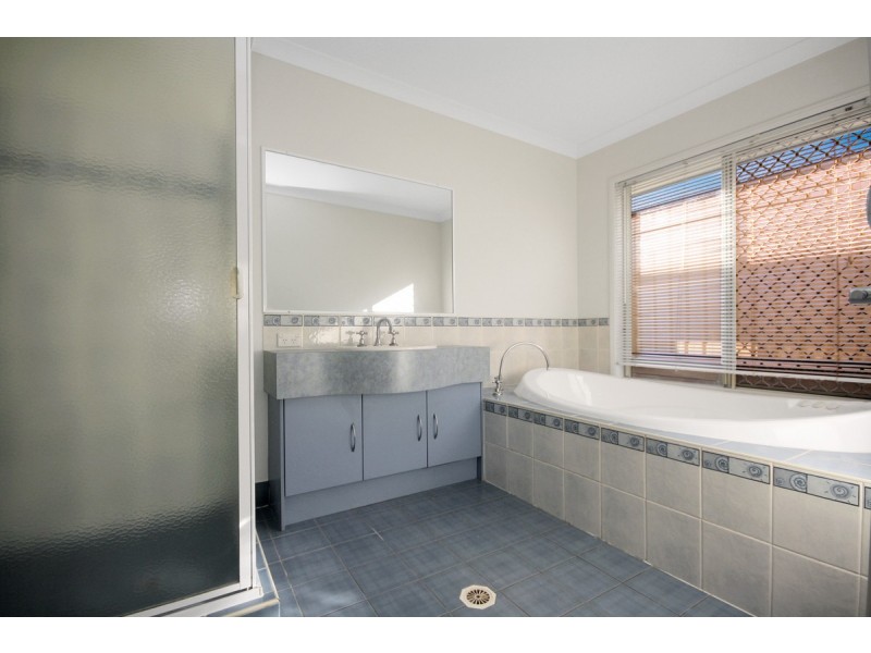 2 Barculdie Crescent, Deception Bay QLD 4508