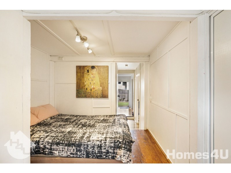 275 MacDonnell Road, Clontarf QLD 4019