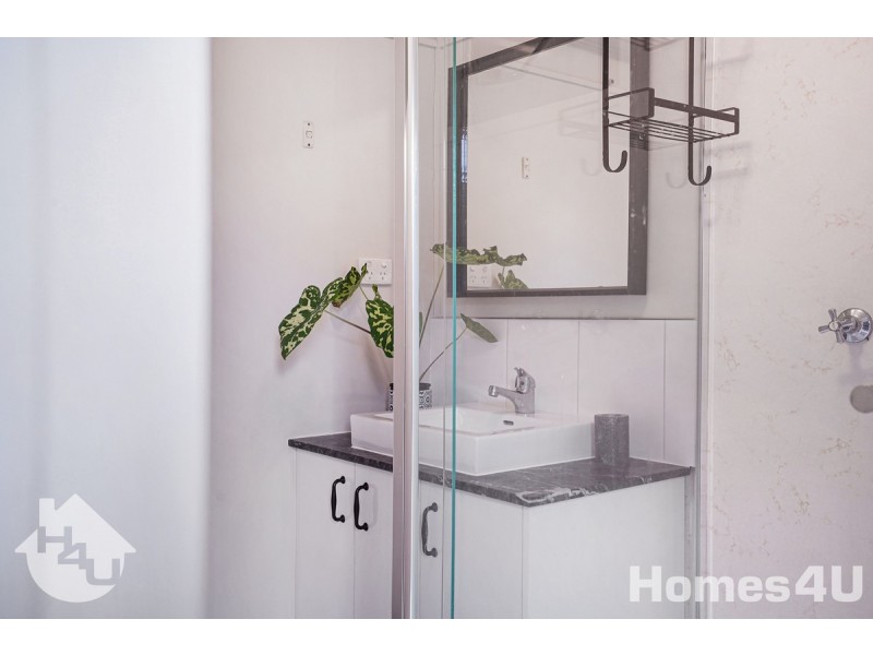 275 MacDonnell Road, Clontarf QLD 4019