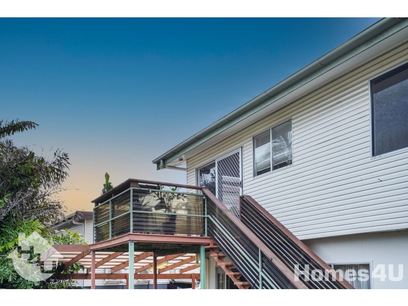 275 MacDonnell Road, Clontarf QLD 4019