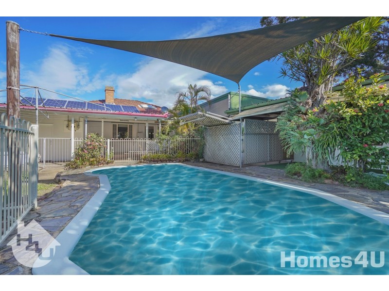 18 Rogers Road, Clontarf QLD 4019