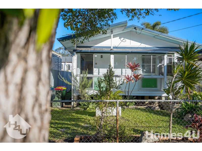 13 Donald Street, Woody Point QLD 4019