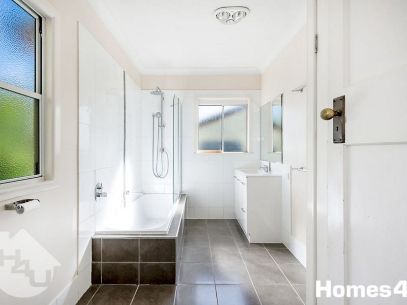 23 Louis Street, Redcliffe QLD 4020