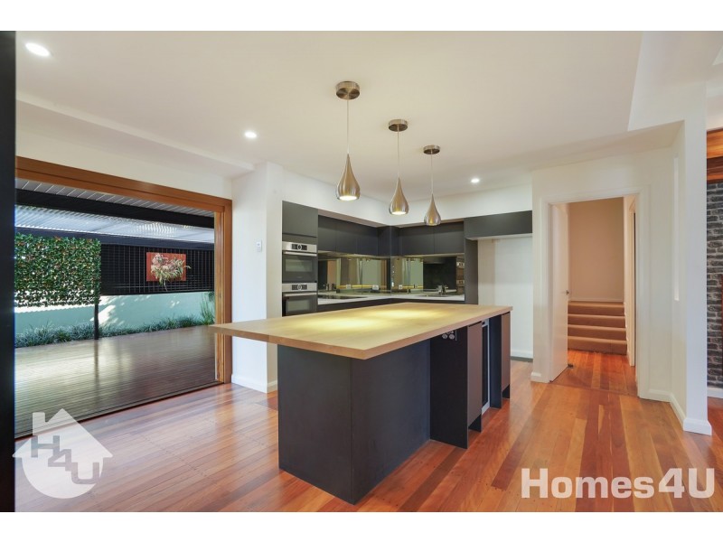 1 Hardiman Street, Woody Point QLD 4019