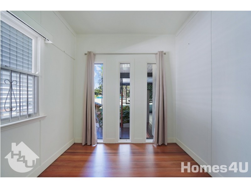 1 Hardiman Street, Woody Point QLD 4019