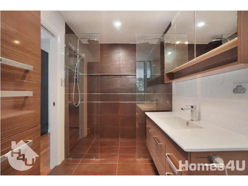 1 Hardiman Street, Woody Point QLD 4019